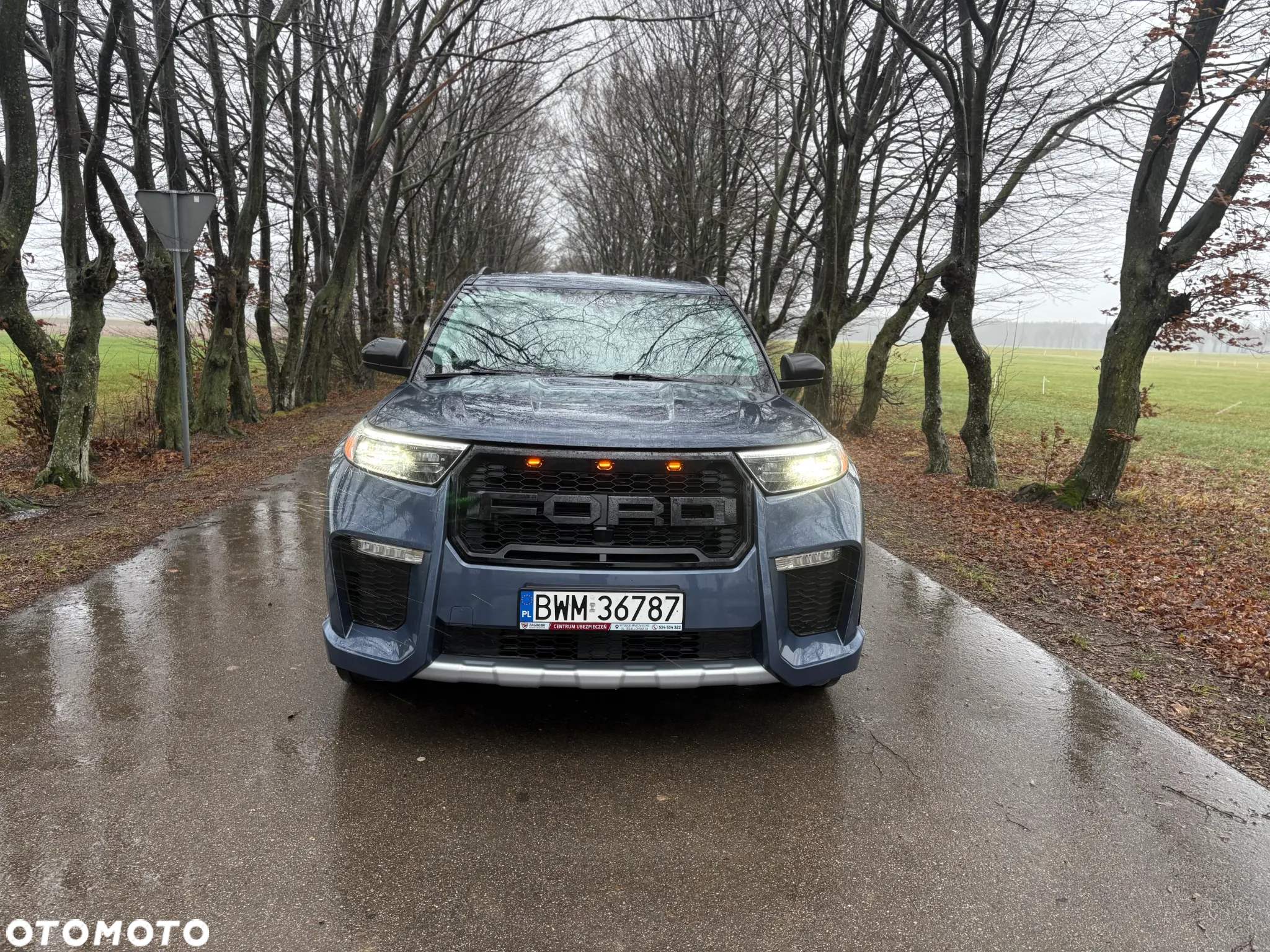 Ford Explorer - 3