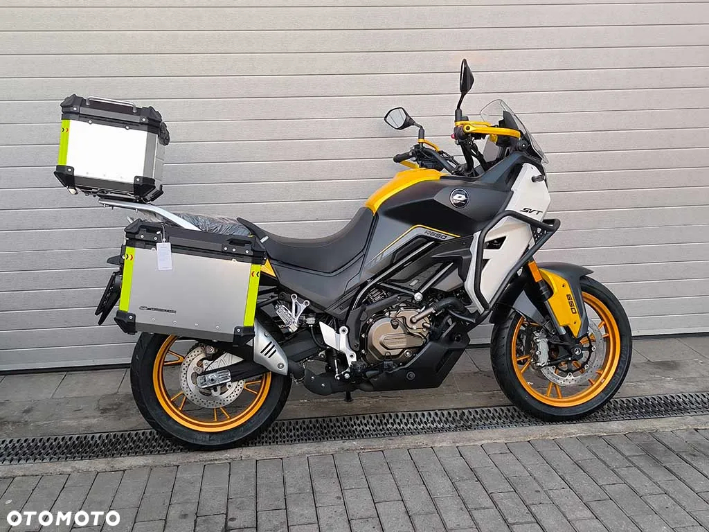 QJMOTOR SVT 650 - 10