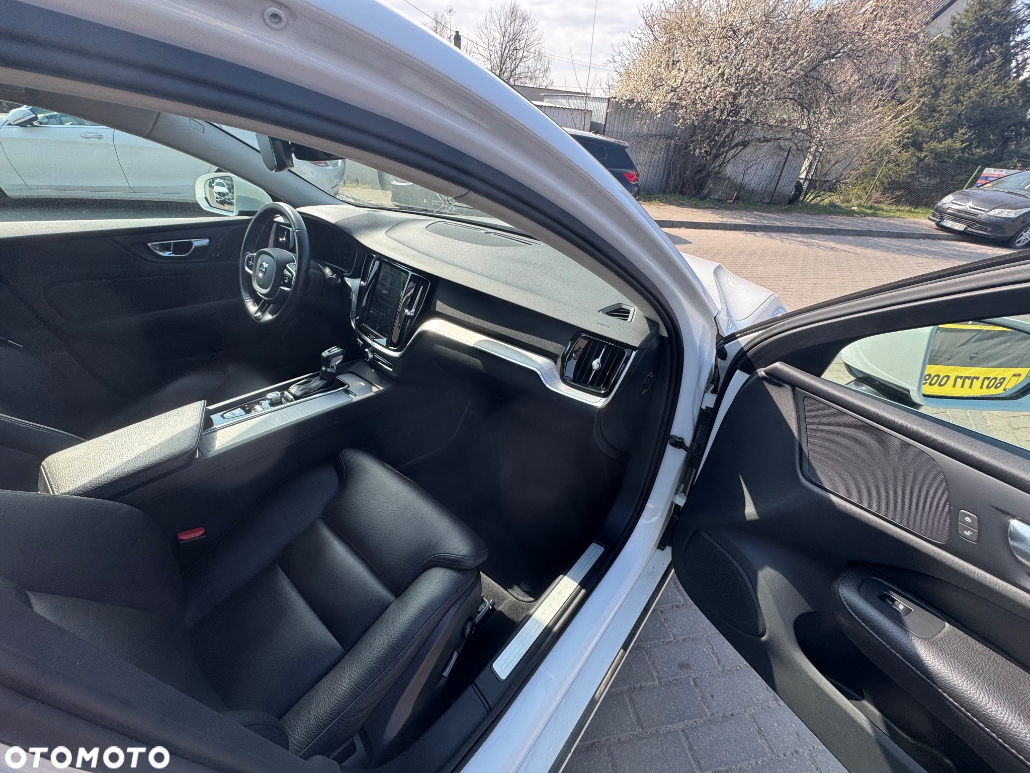 Volvo S60 T4 Drive-E Dynamic Edition (Kinetic) - 19
