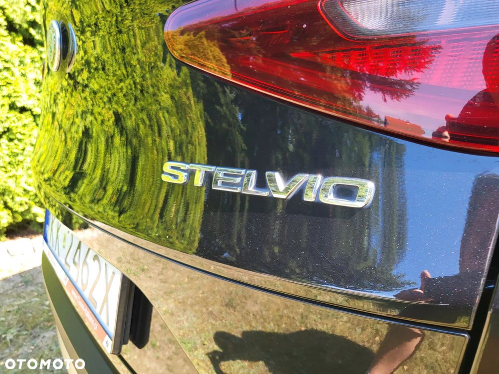 Alfa Romeo Stelvio 2.0 Turbo 16V AT8-Q4 First Edition - 32