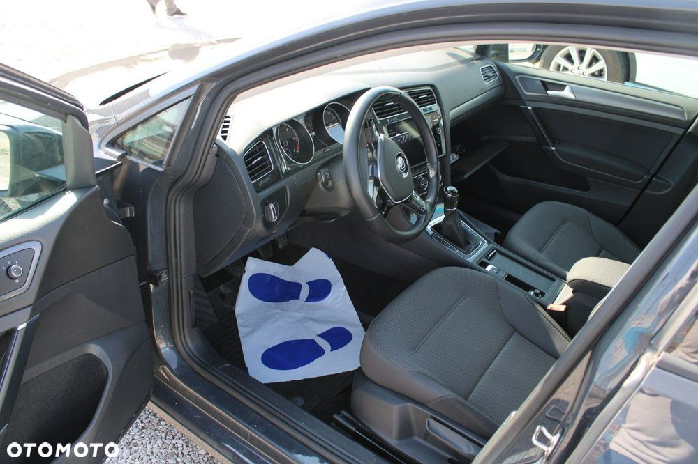 Volkswagen Golf - 16
