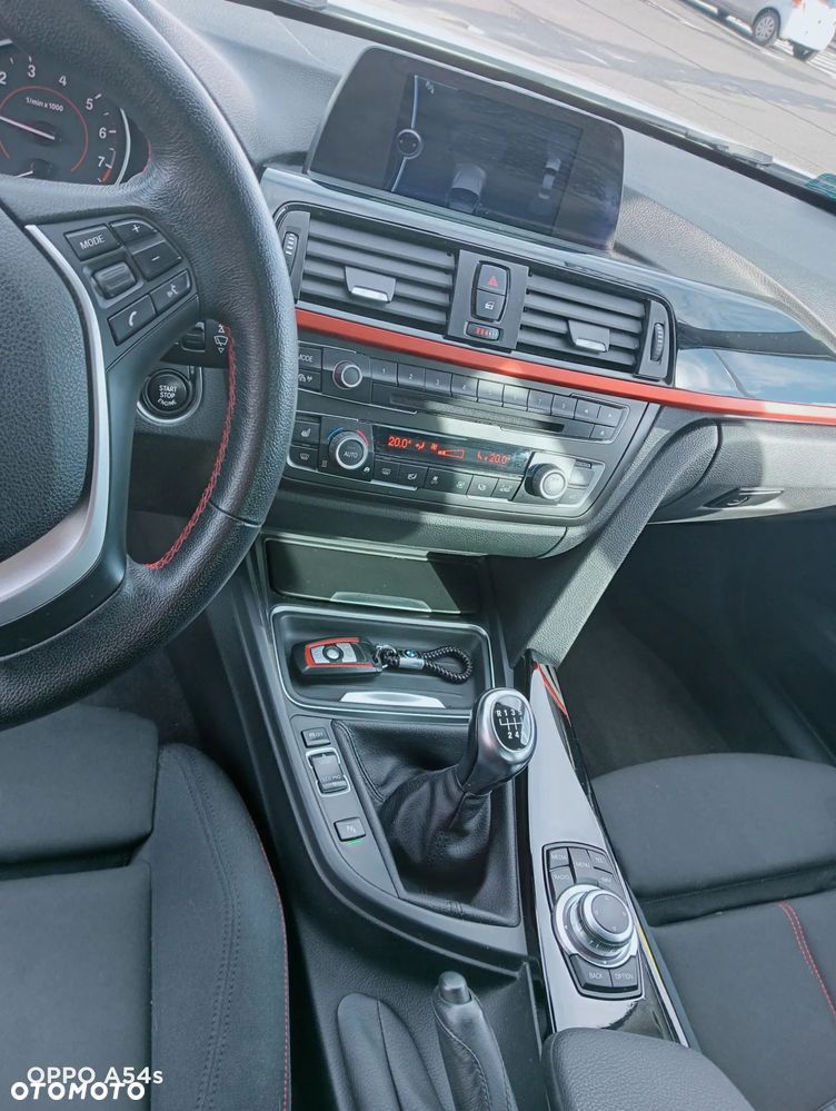 BMW Seria 3 320i Sport Line - 6
