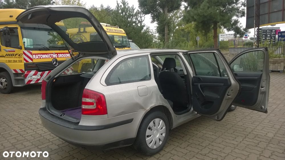 Skoda Octavia 1.6 Ambition - 19
