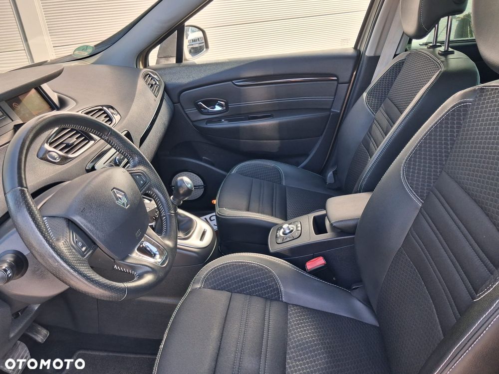 Renault Grand Scenic ENERGY TCe 130 BOSE EDITION - 21