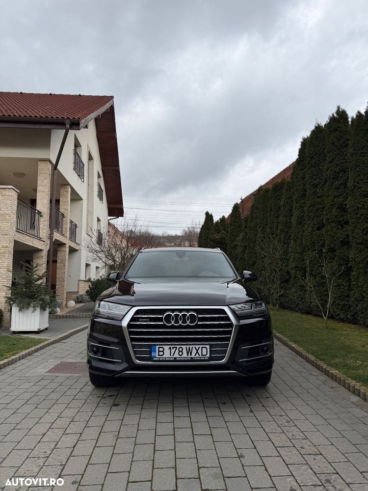 Audi Q7 - 1