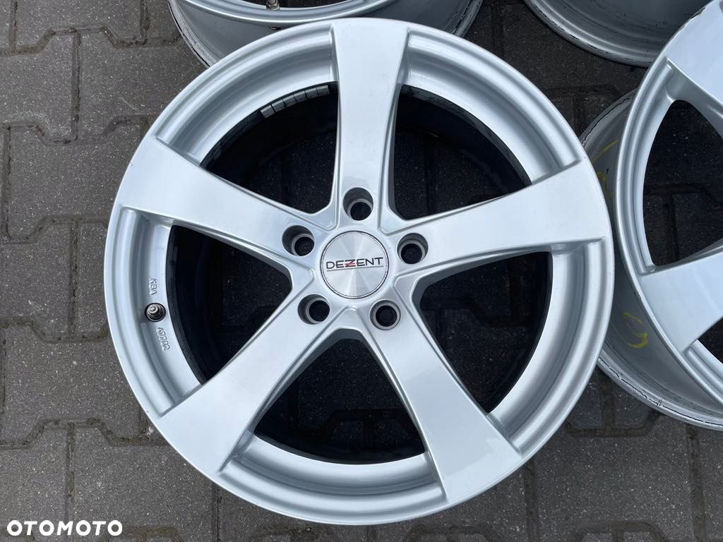 Felgi aluminiowe Dezent RE 8.0" x 17" 5x120 ET 30 - BMW - 3