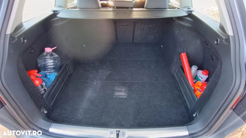 Volkswagen Passat - 8