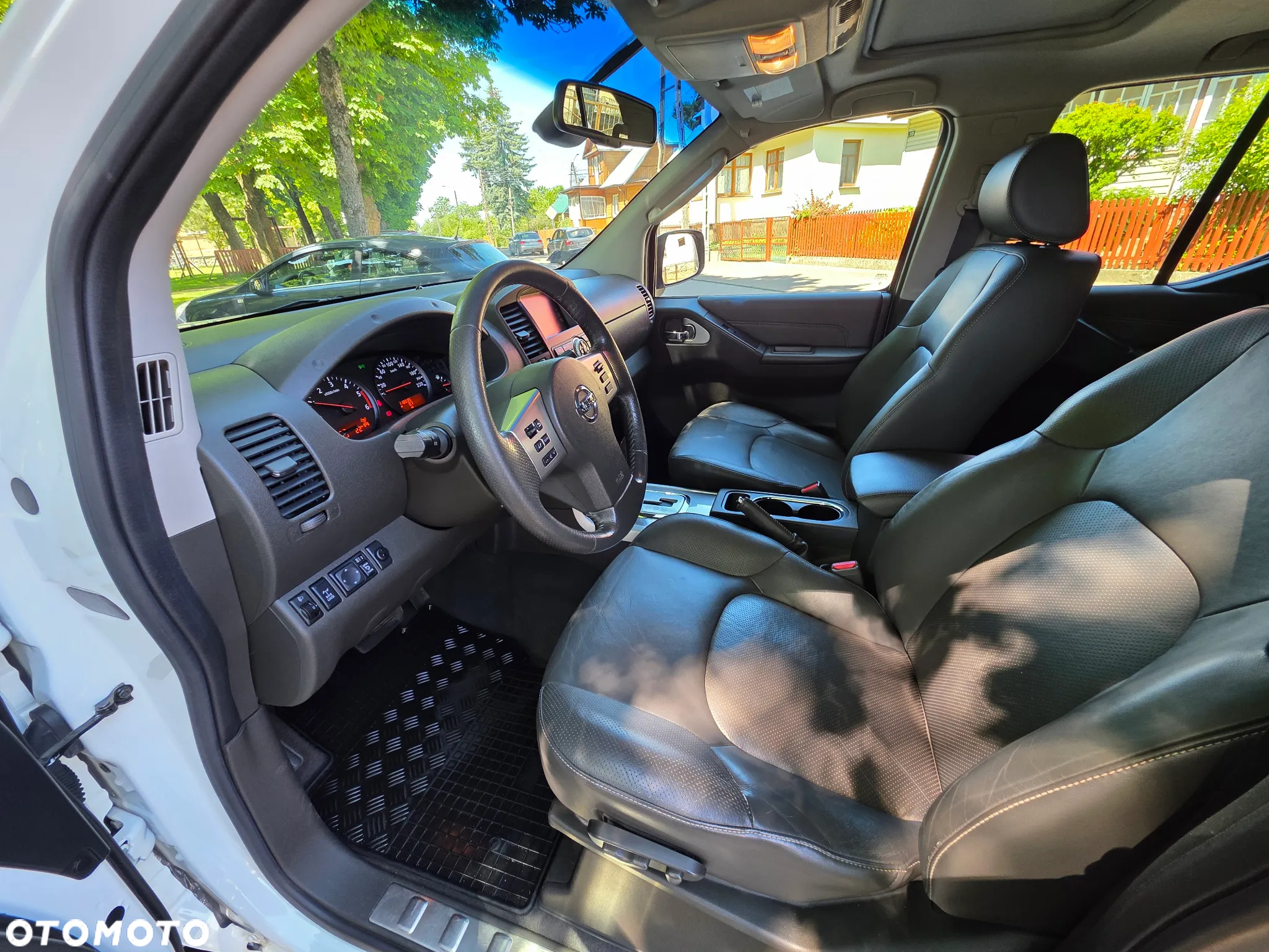 Nissan Navara 2.5 D LE Long EU5 - 10