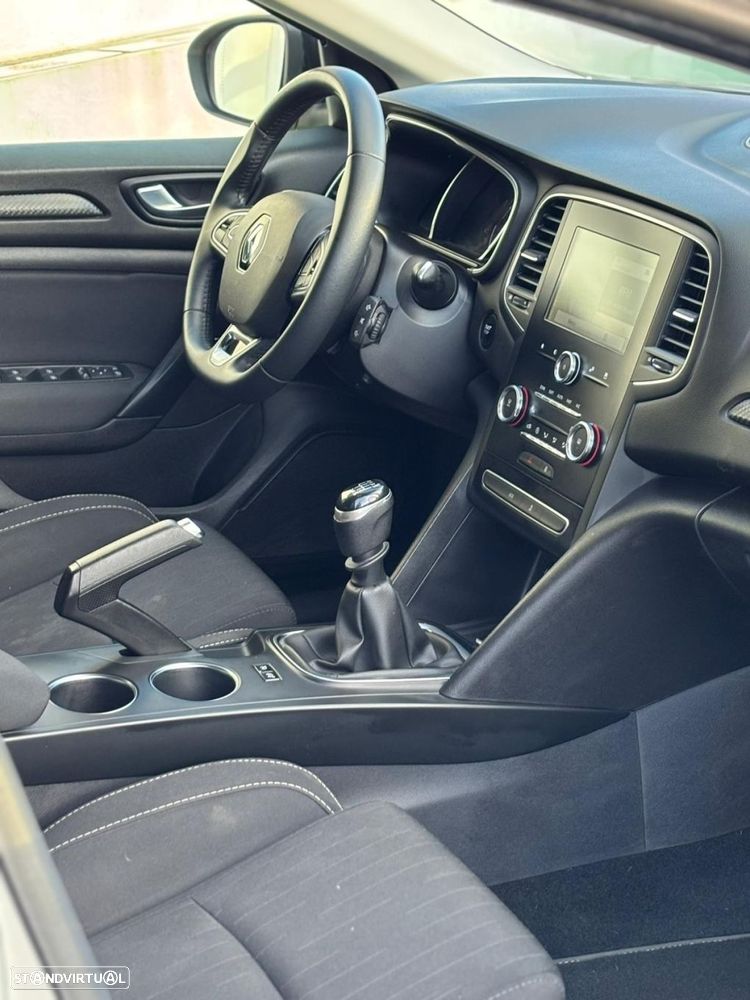 Renault Mégane Sport Tourer 1.5 Blue dCi Limited J17 - 4