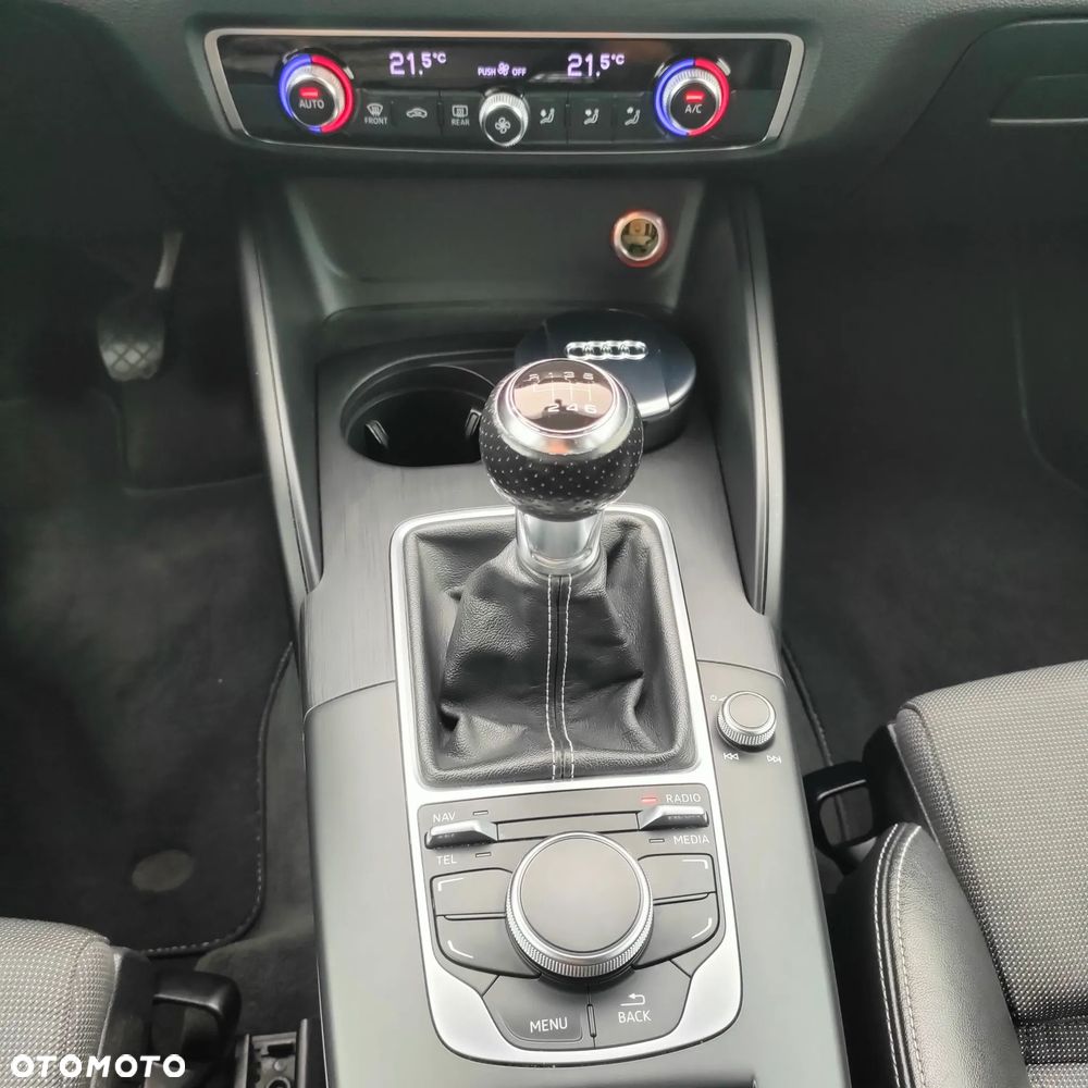 Audi A3 Sportback 2.0 TDI S line Sportpaket - 15