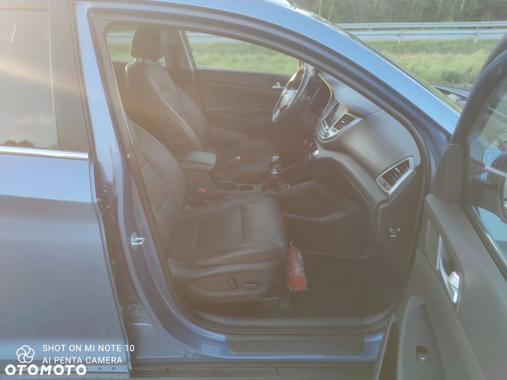 Hyundai Tucson blue 1.7 CRDi 2WD Intro Edition - 23