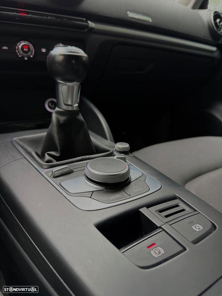 Audi A3 Sportback 1.6 TDI Design - 9