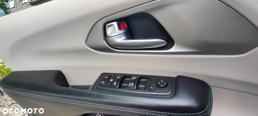 Chrysler Pacifica - 20