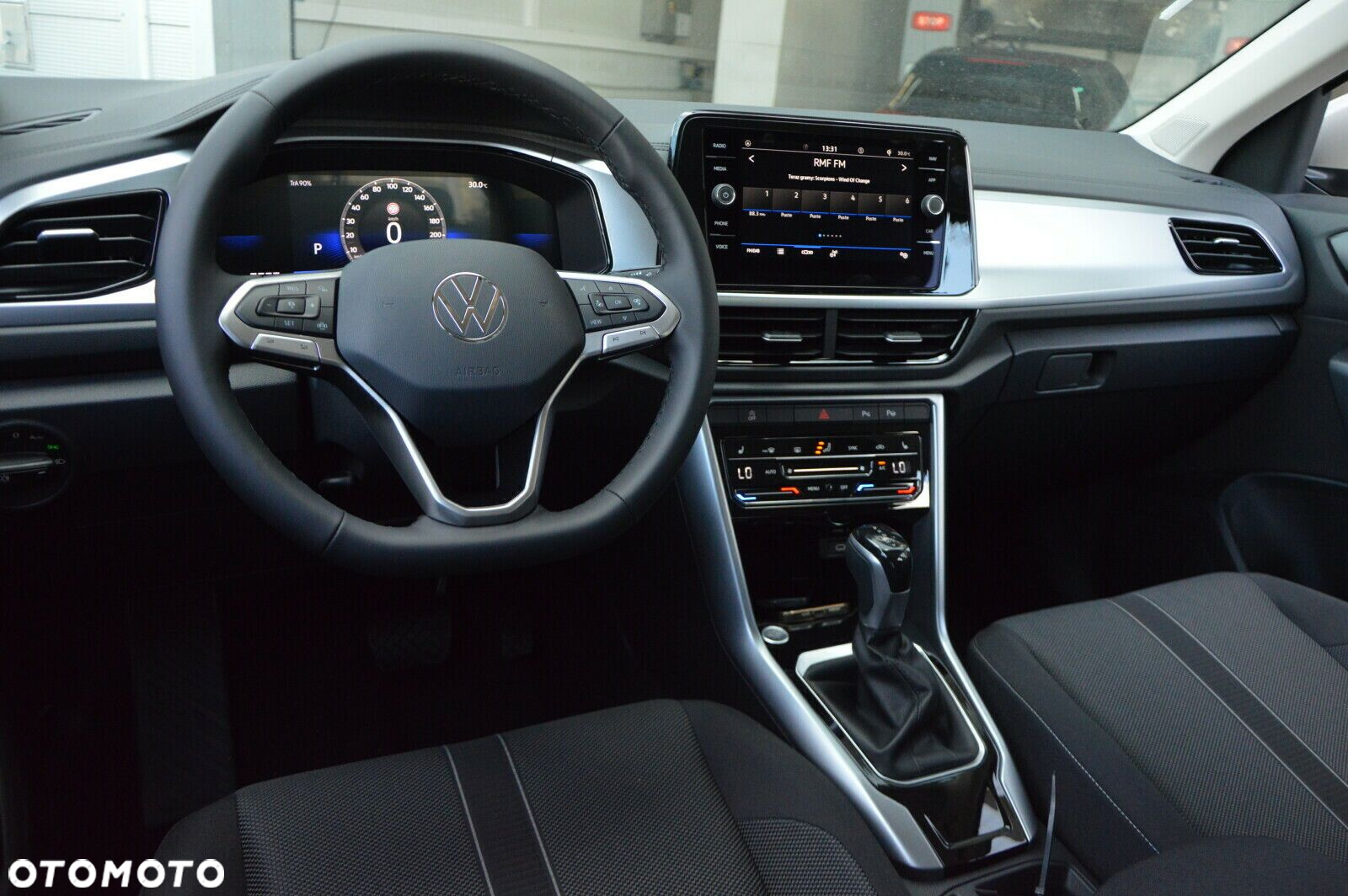 Volkswagen T-Roc - 10