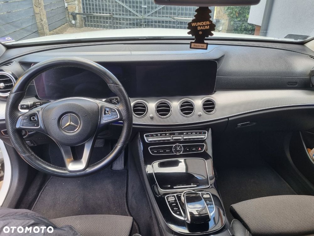 Mercedes-Benz Klasa E 220 d 4-Matic Business Edition 9G-TRONIC - 20