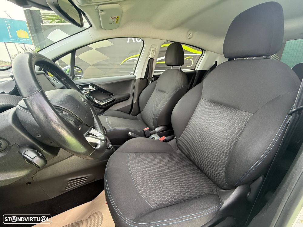 Peugeot 208 1.2 PureTech Active - 13