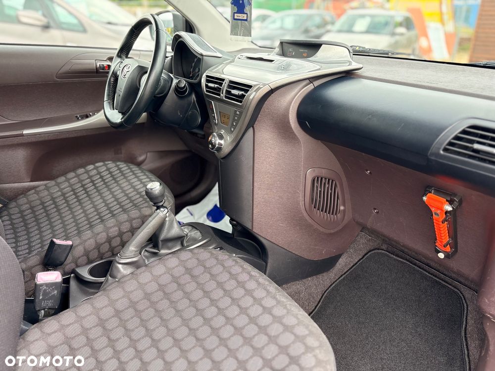 Toyota iQ 1.0 Sol - 26