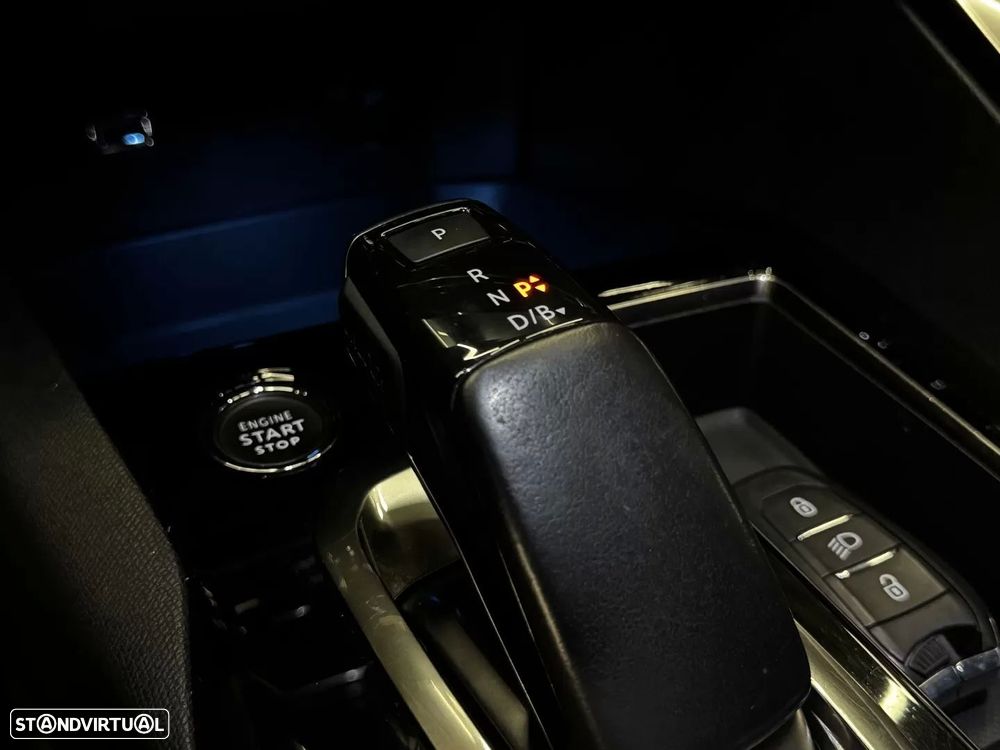 Peugeot 3008 1.6 Hybrid Allure Pack e-EAT8 - 29