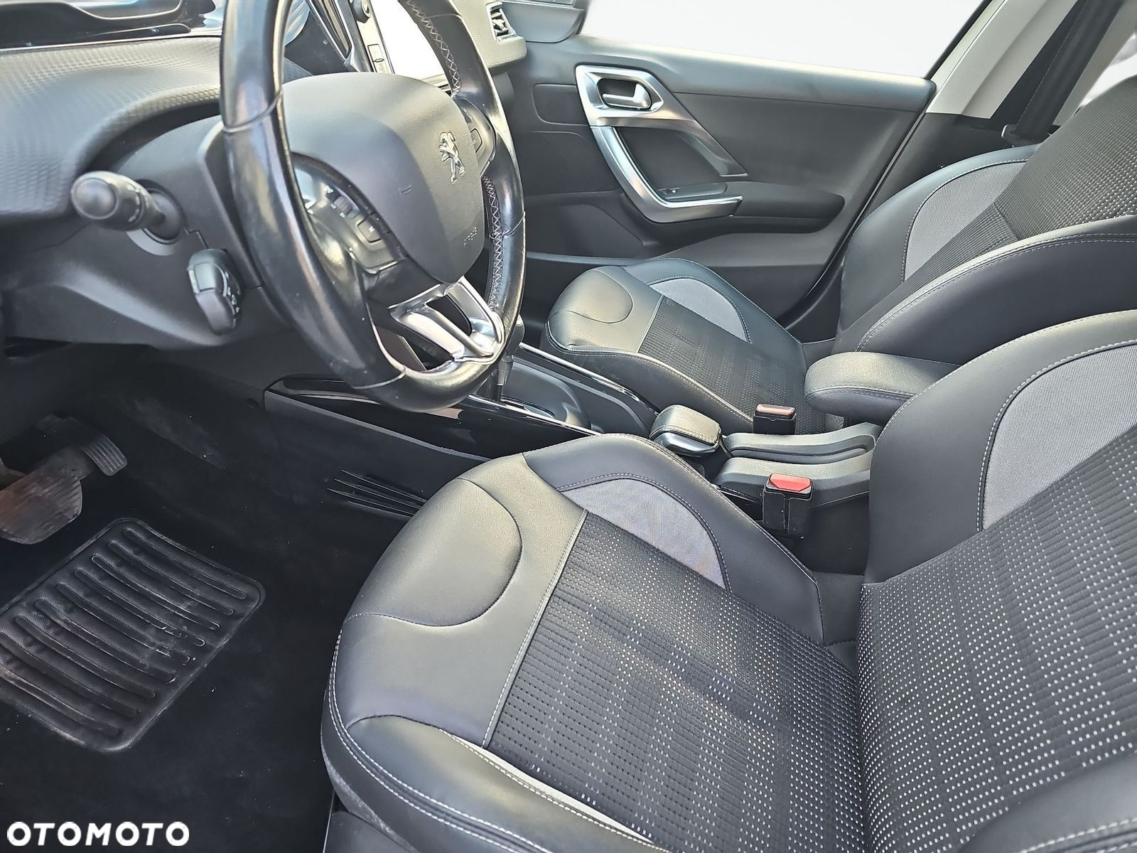 Peugeot 2008 - 10