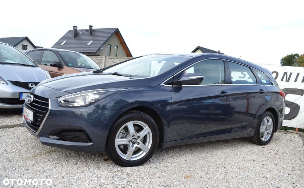 Hyundai i40 Kombi blue 1.6 Trend - 15