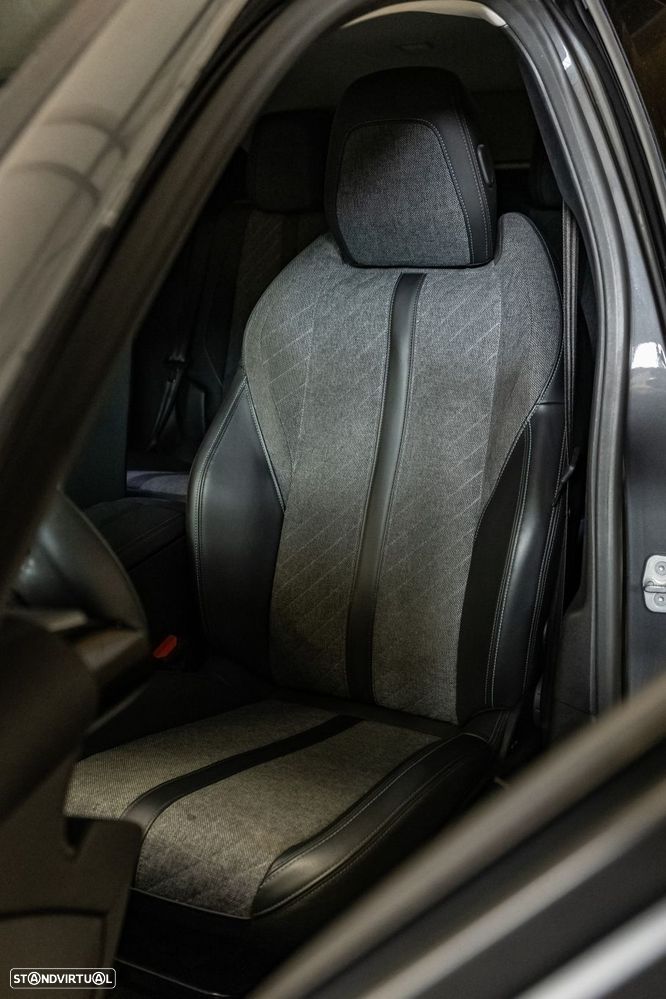 Peugeot 408 1.6 Hybrid Allure e-EAT8 - 17