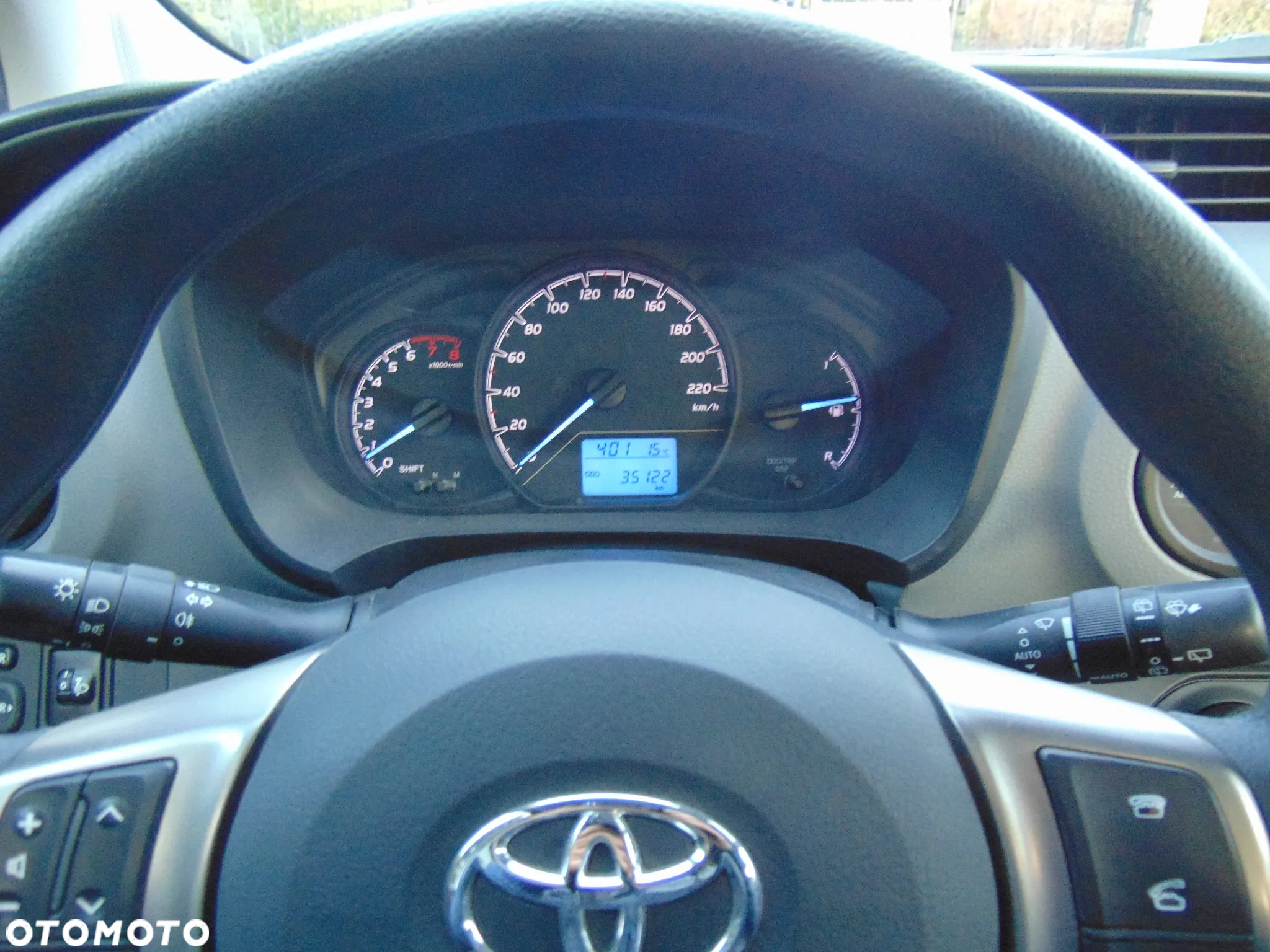 Toyota Yaris 1.5 Premium - 6
