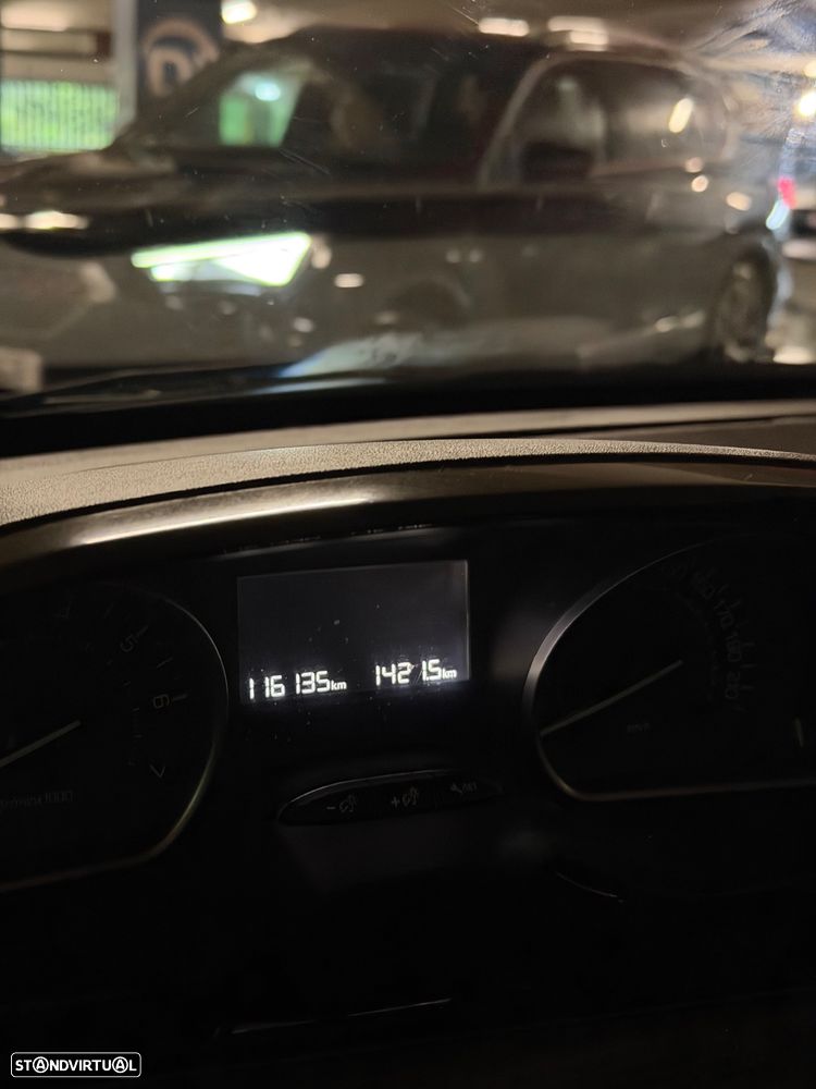 Peugeot 208 1.2 PureTech Style - 11