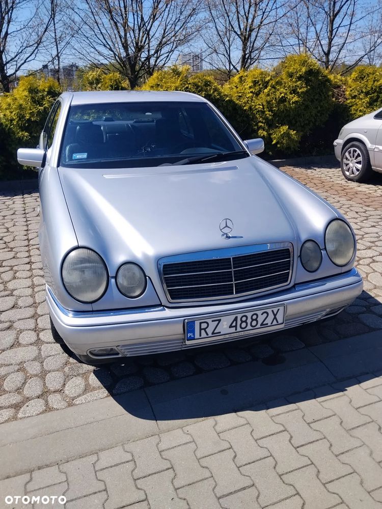 Mercedes-Benz Klasa E - 5