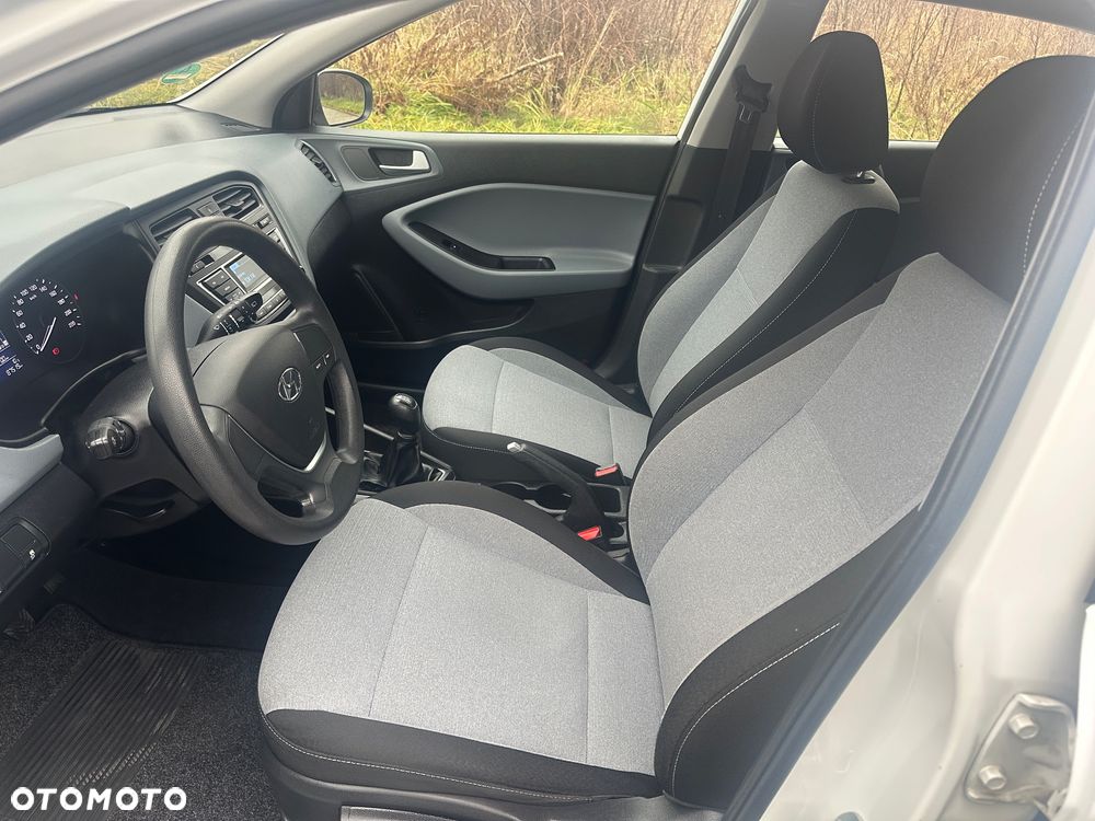 Hyundai i20 1.2 Fifa World Cup Edition - 30