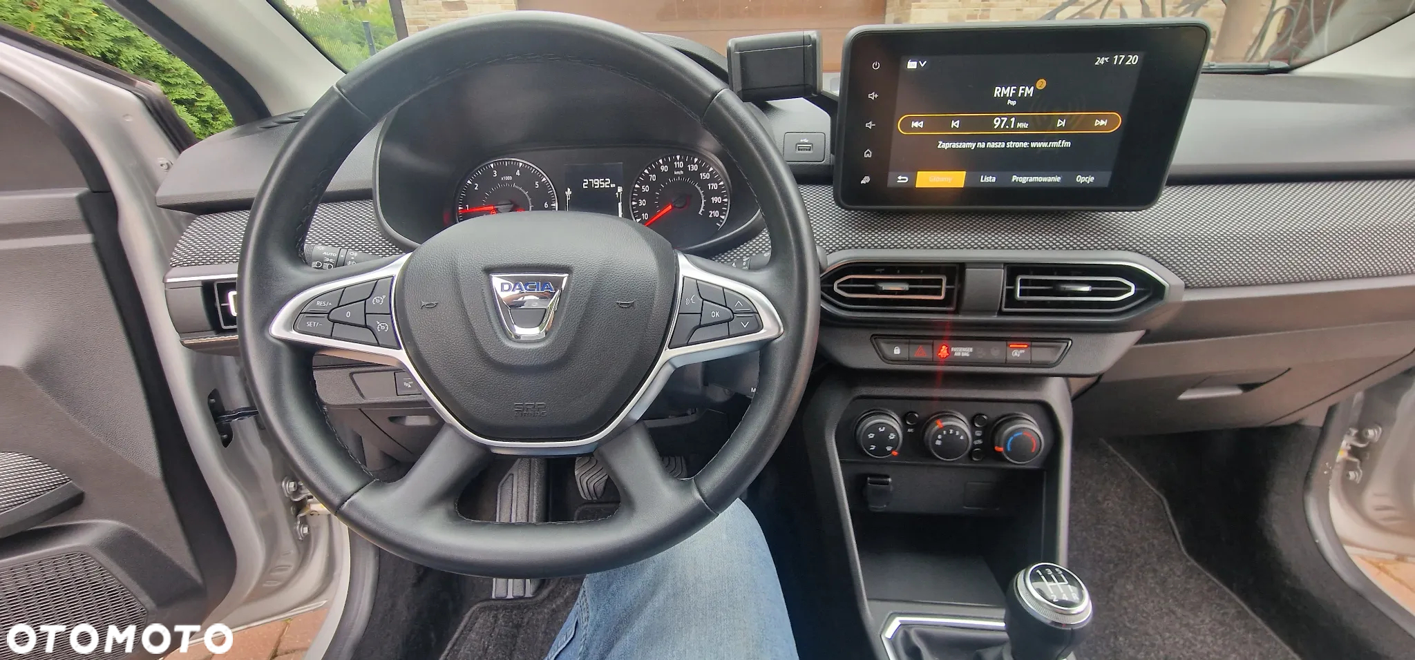 Dacia Sandero - 8