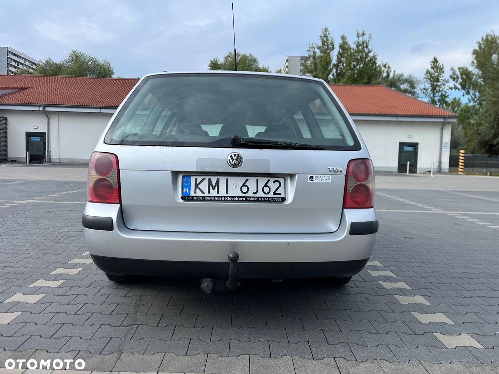 Volkswagen Passat 1.9 TDI Comfortline - 4
