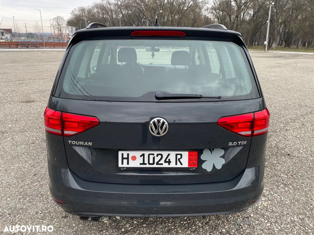 Volkswagen Touran - 4