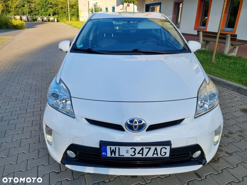Toyota Prius (Hybrid) Life - 3