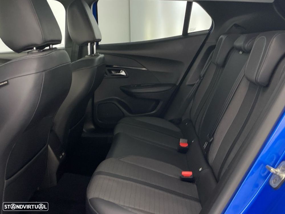 Peugeot 2008 1.2 PureTech Allure - 12