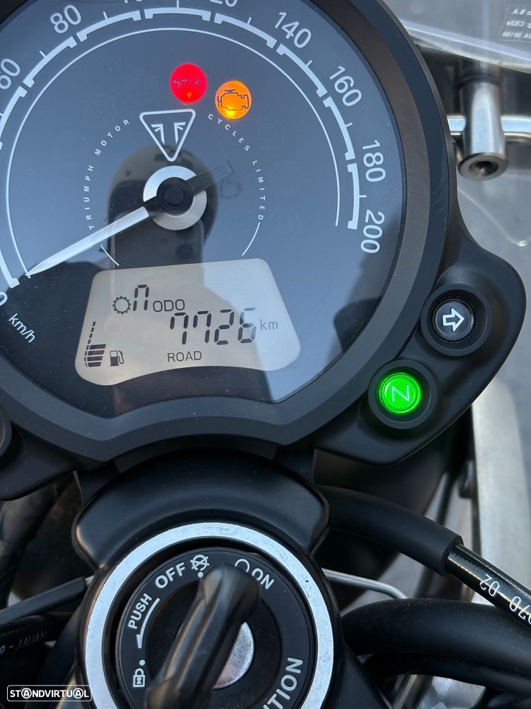 Triumph Bonneville Speed  Twin 900 - 8