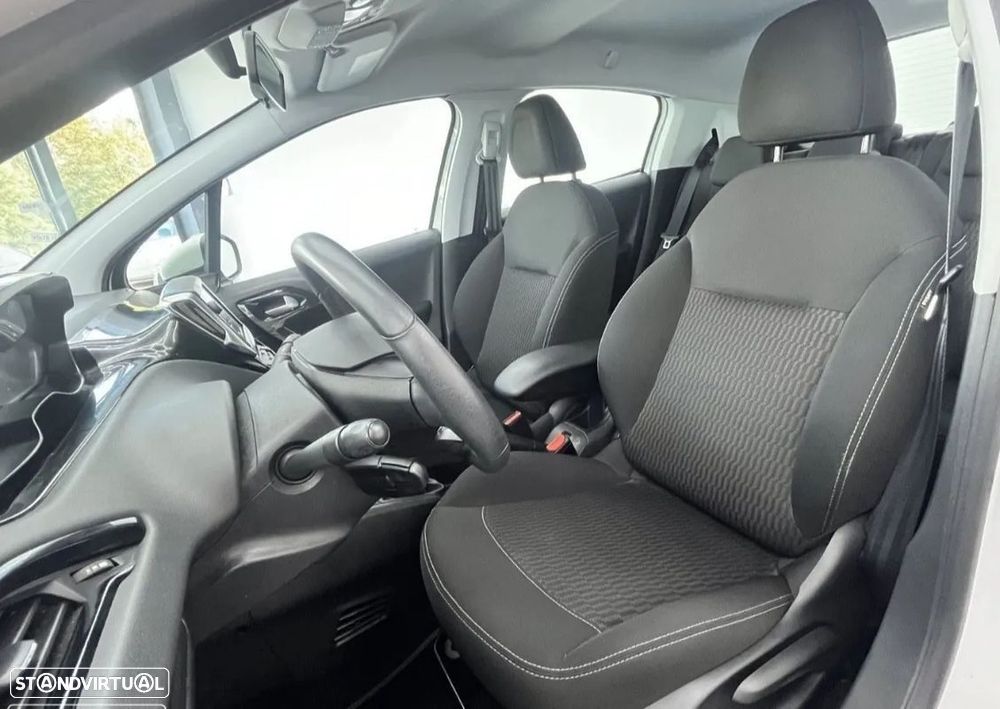 Peugeot 208 1.2 PureTech Active - 8