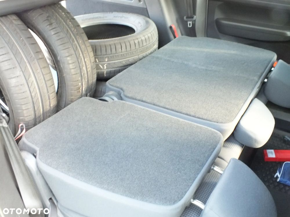 Volkswagen Caddy - 10