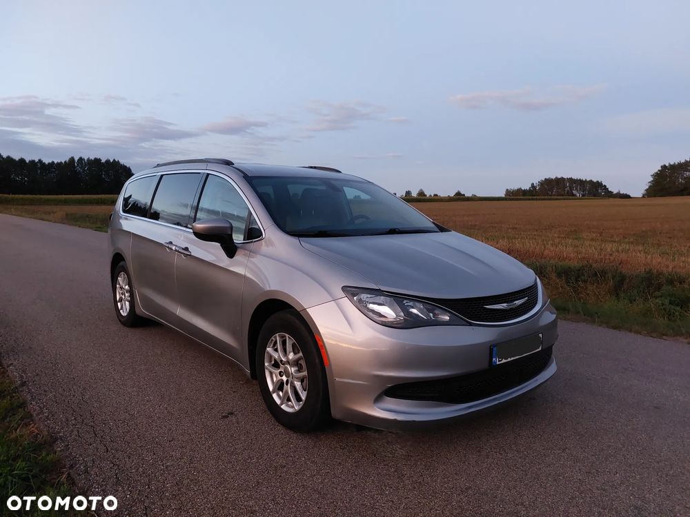 Chrysler Pacifica - 40