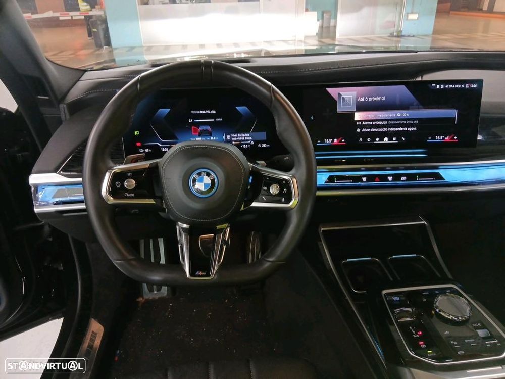 BMW i7 xDrive60 Pack Desportivo M Pro - 9