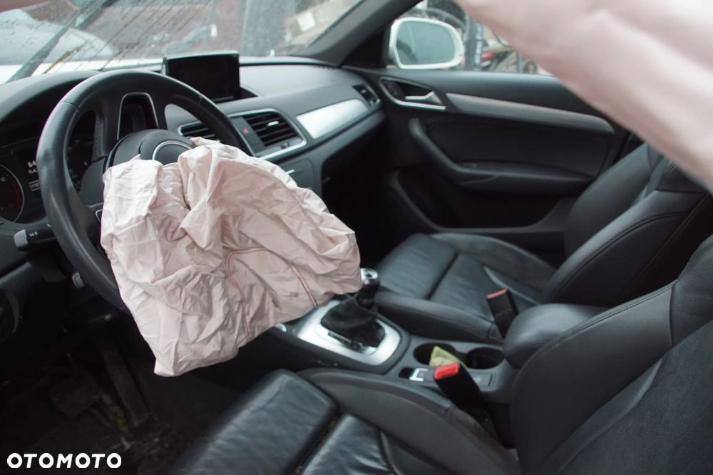 Auto na części - Audi Q3 I 8U Lift 2.0 TFSI 200 KM CCTA SGV LB9A 2017R Silnik Skrzynia Drzwi Klapa Błotnik Zderzak Lampa Lusterko Klamka Szyba Deska Kokpit Sterownik Moduł Czujnik Licznik Wyświetlacz Panel Kierownica - 11