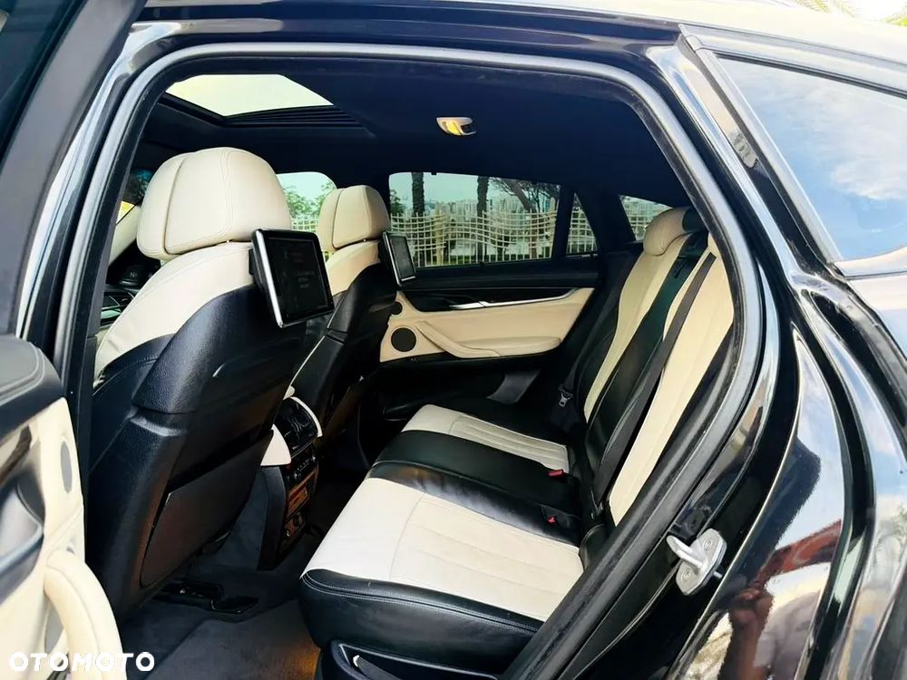 BMW X6 xDrive50i - 13