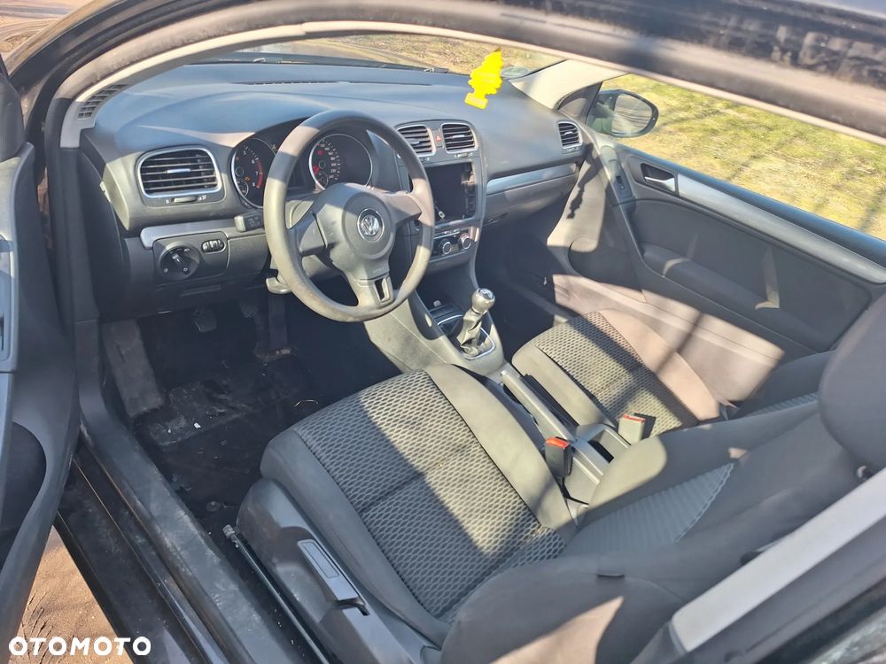 Volkswagen Golf - 6