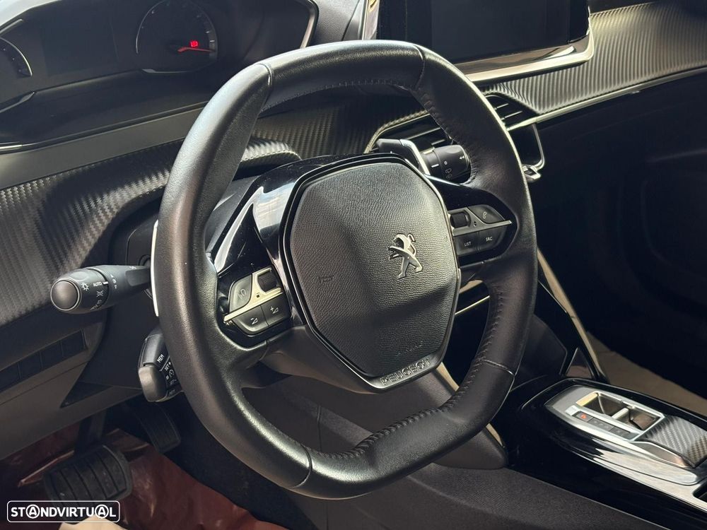 Peugeot 2008 1.2 PureTech Allure EAT8 - 18