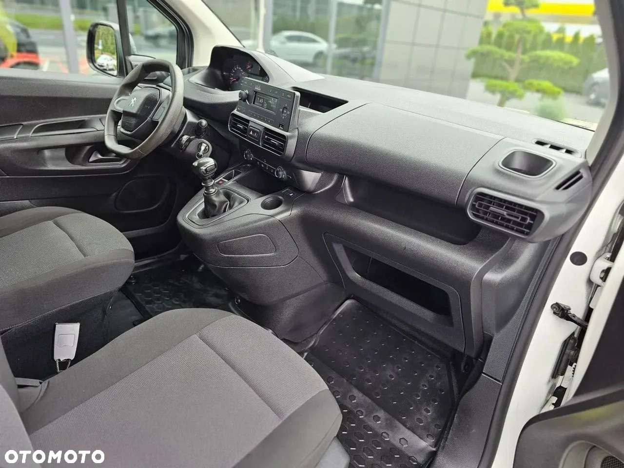 Peugeot Partner / Rifter Long IZOTERMA Chłodnia Mroźnia Zabudowa Firmy: GRUAU Salon Polska BEZWYPADKOWY Serwisowany w ASO Ładny Zadbany Faktura Vat 23% - 33