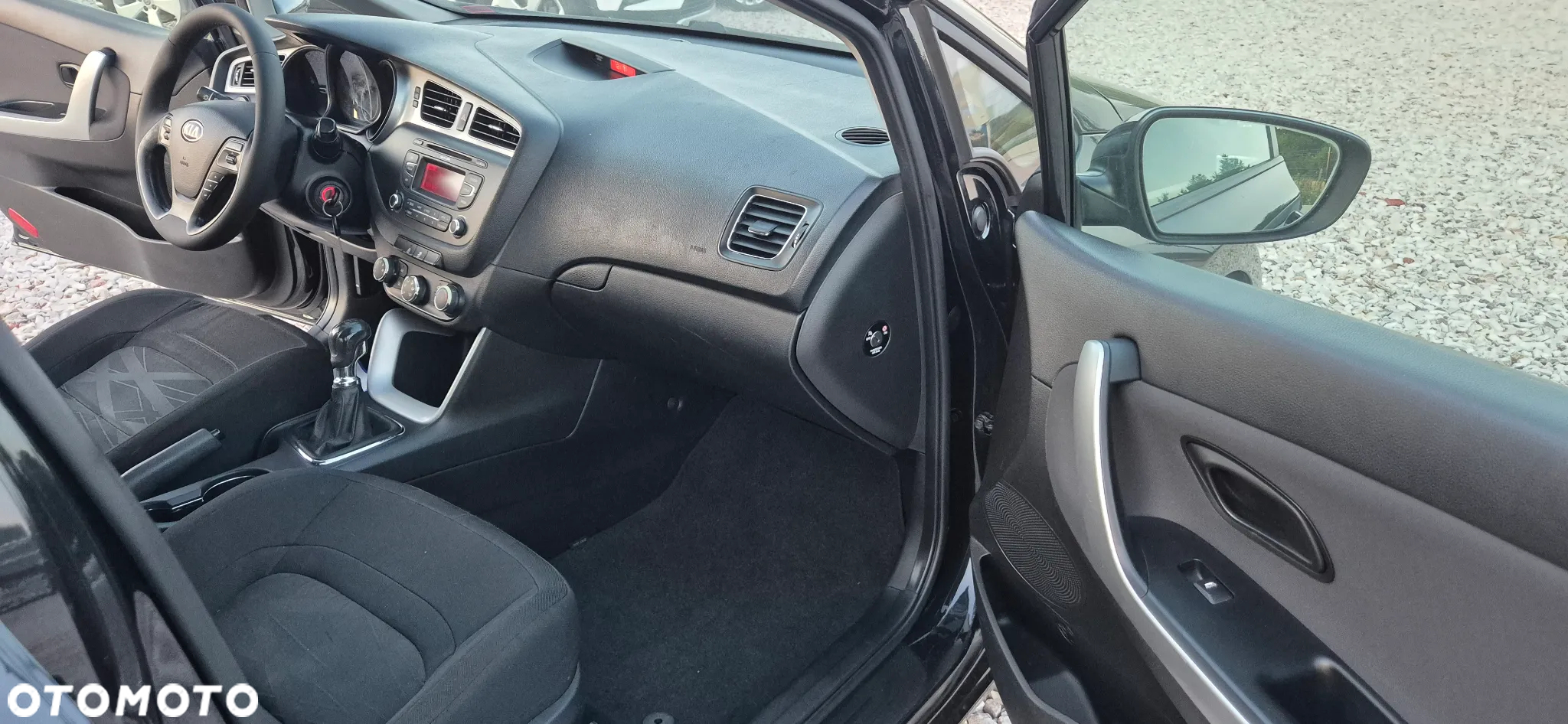 Kia Ceed 1.4 CVVT Dream Team Edition - 17