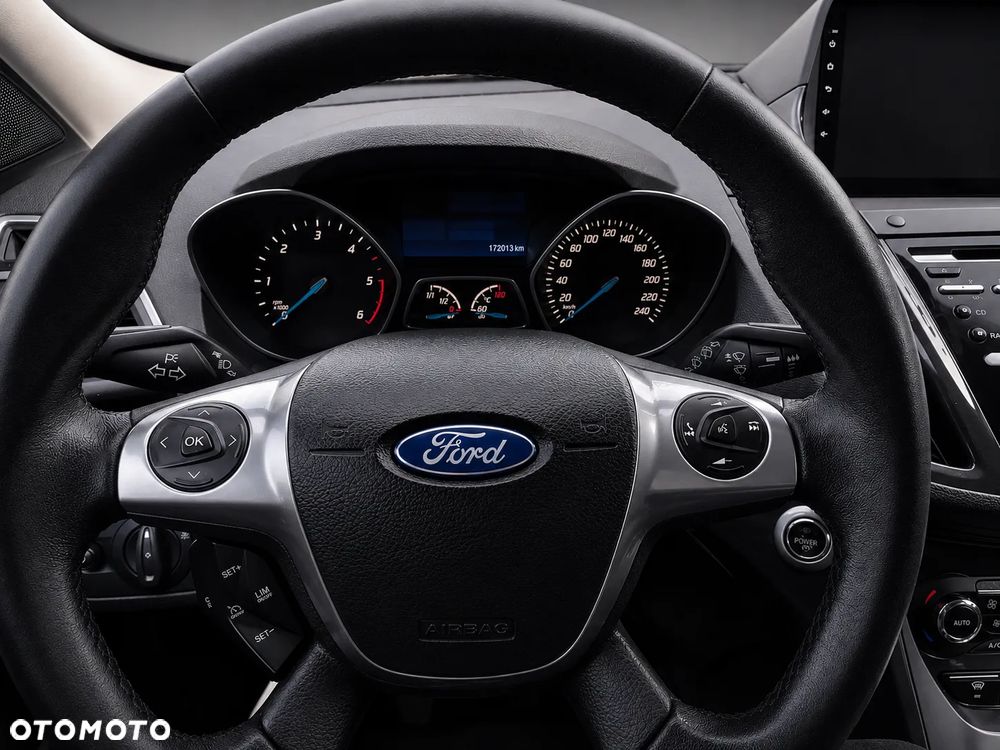 Ford Kuga 2.0 TDCi 2x4 Titanium - 17