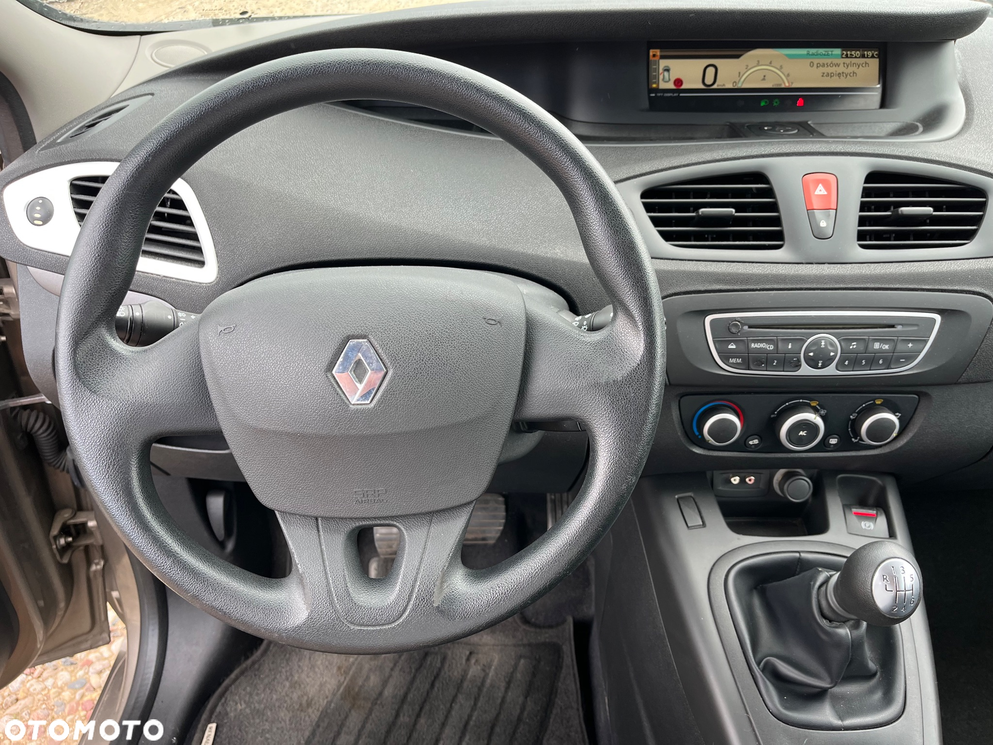Renault Scenic 1.6 16V 110 Expression - 12