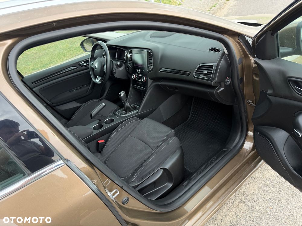 Renault Megane 1.2 Energy TCe Limited - 21