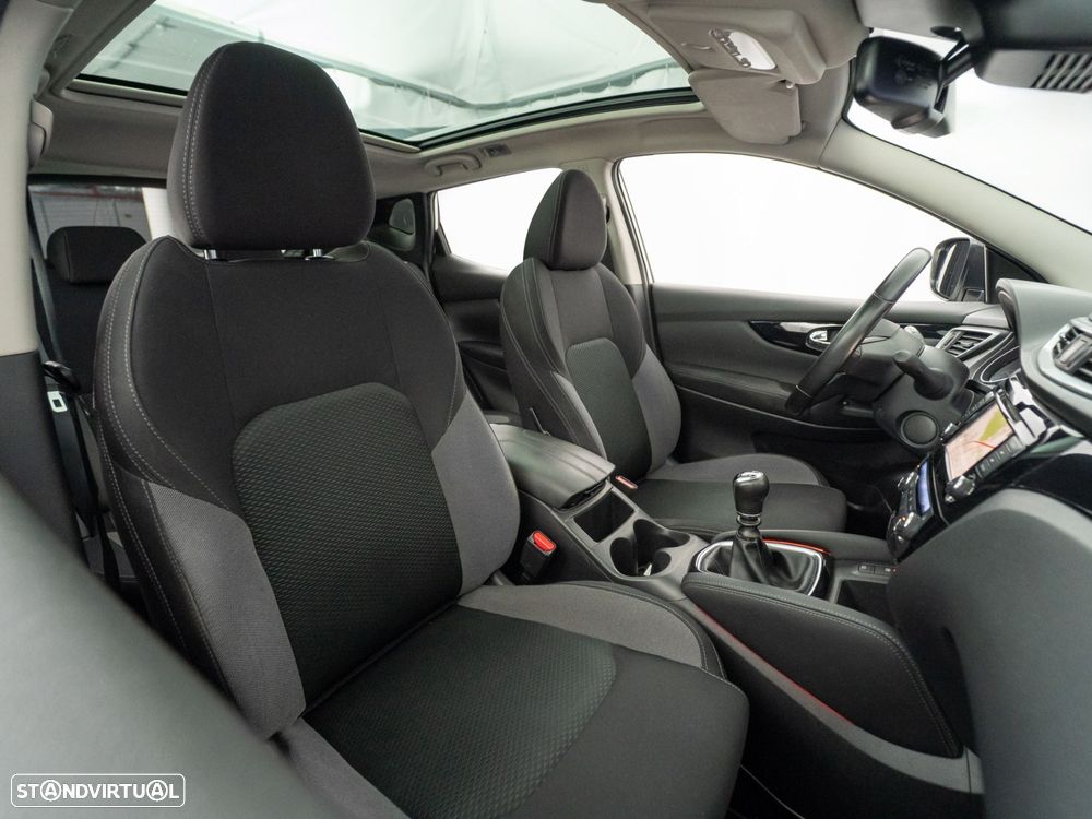 Nissan Qashqai 1.5 dCi N-Connecta - 38