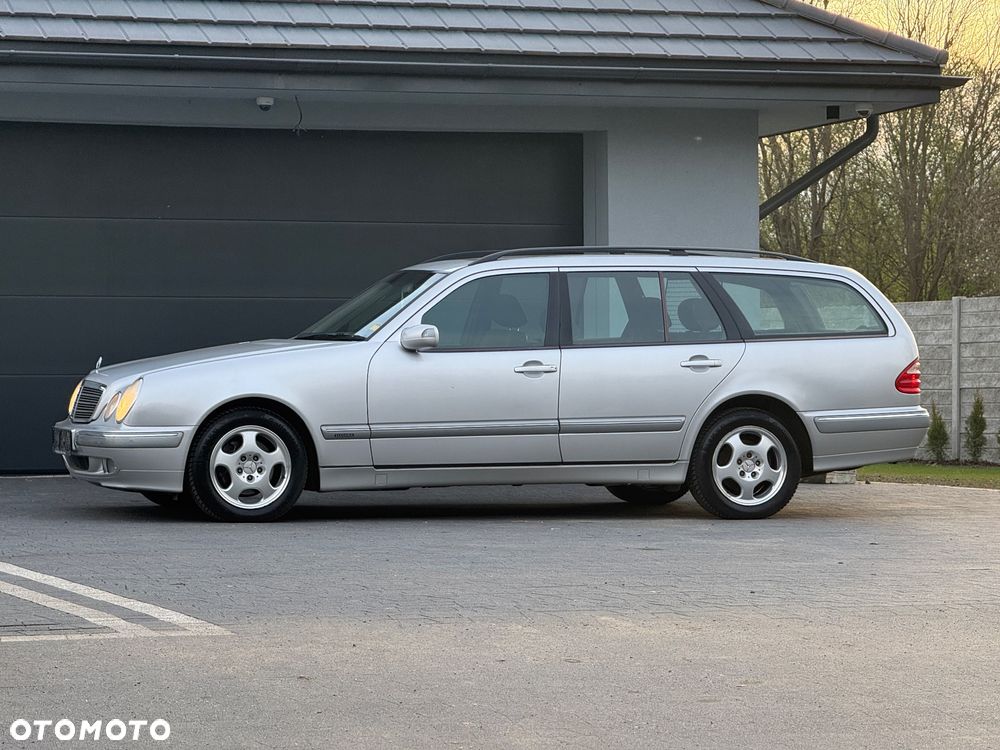 Mercedes-Benz Klasa E 320 T Avantgarde - 11